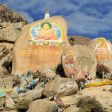The Bouddha Sakayumi and the bodhisattva of the Dalai and Pacha Lamas